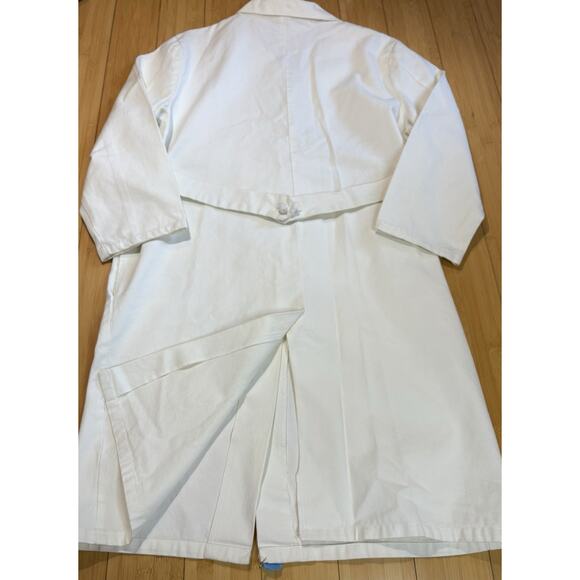 Lot Of 3 White TAFFORD Sz 8 Lab Coats 4 Front Buttons 3 Pockets Button Back Tie - Picture 6 of 9